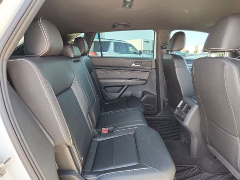 Used 2023 Volkswagen Atlas Cross Sport SE FWD image 13