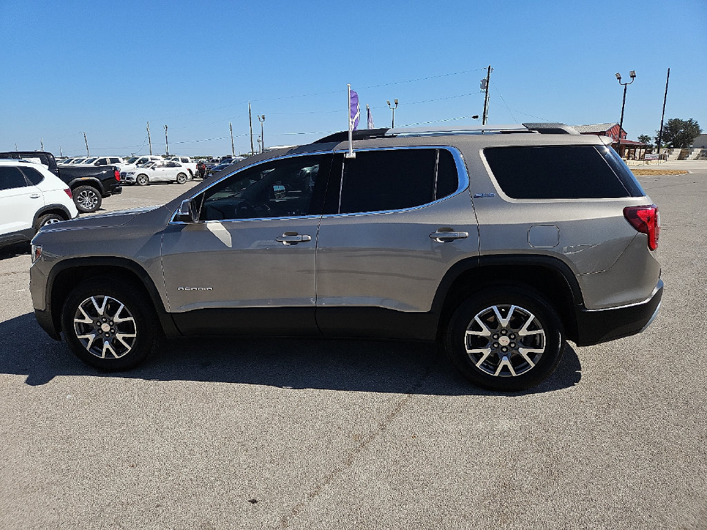 Used 2022 GMC Acadia SLE w/ Driver Convenience Package FWD image 3