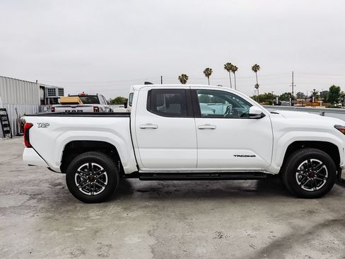 Used 2025 Toyota Tacoma TRD Sport RWD image 13