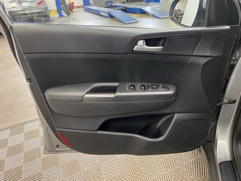 Used 2021 Kia Sportage LX image 23