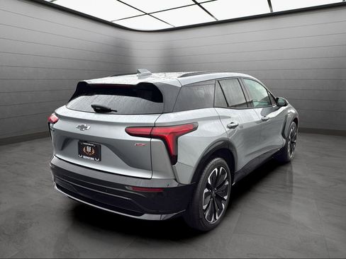 Used 2024 Chevrolet Blazer EV RS image 9
