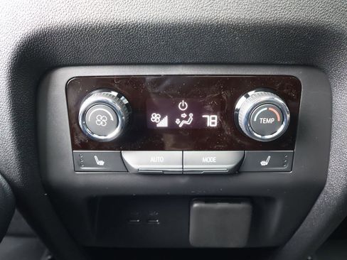 New 2026 Chevrolet Traverse RS w/ LPO, Floor Liner Package image 29