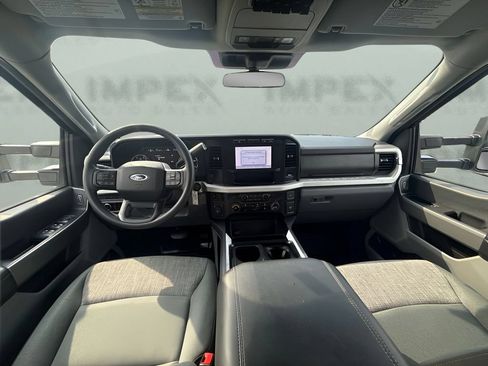 Used 2024 Ford F350 XLT AWD/4WD image 11