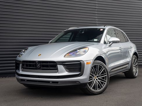 Certified 2026 Porsche Macan image 1