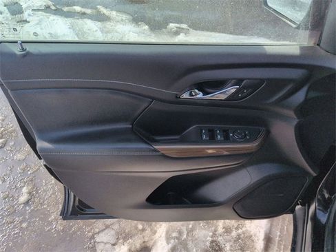 Used 2021 GMC Acadia SLE image 6