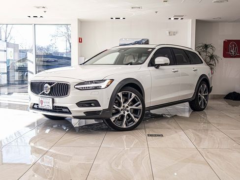Used 2023 Volvo V90 B6 Cross Country Ultimate w/ Climate Package image 1