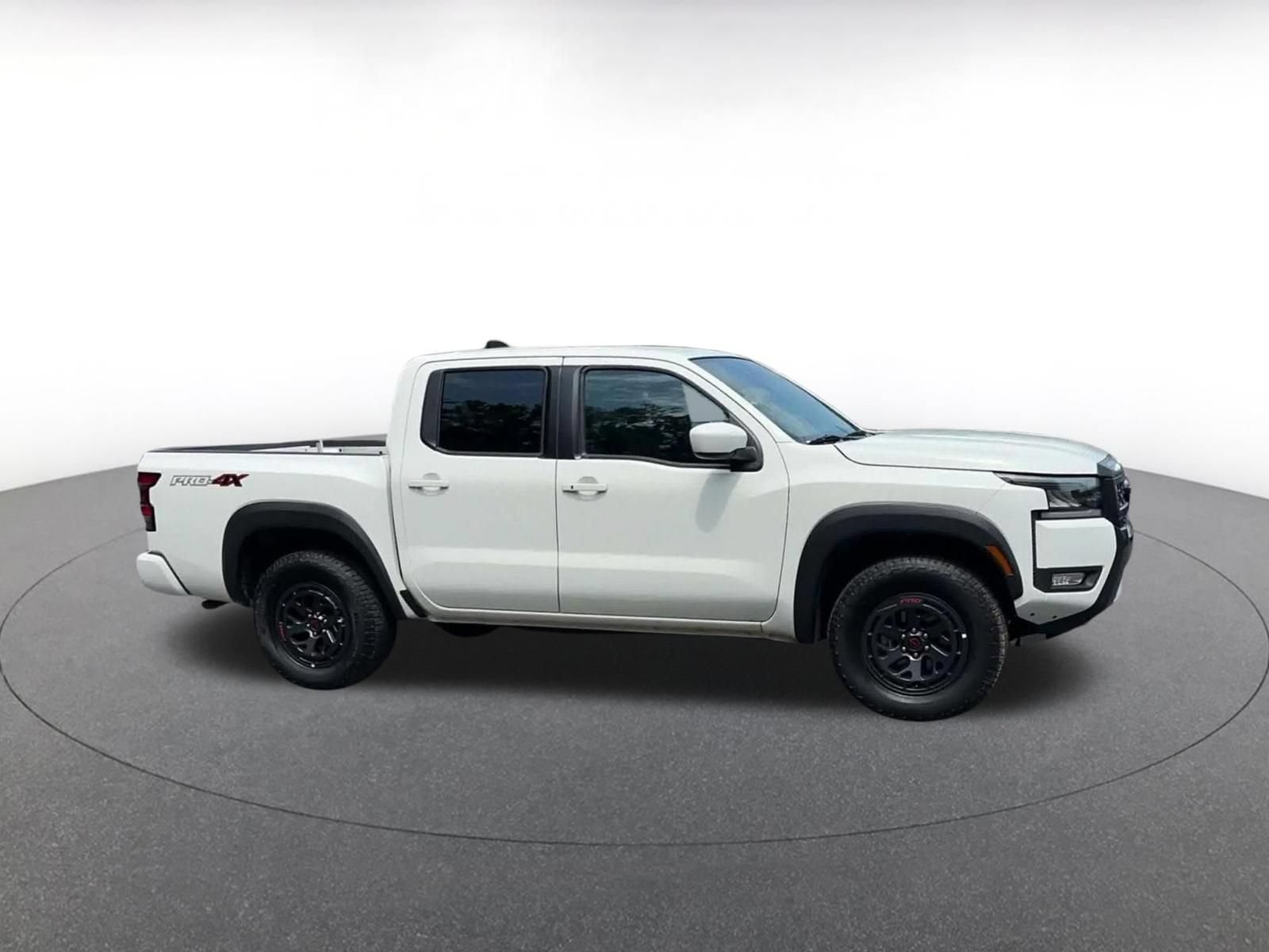 Used 2026 Nissan Frontier PRO-4X AWD/4WD image 3