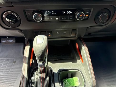 Used 2025 Nissan Frontier PRO-4X AWD/4WD image 16