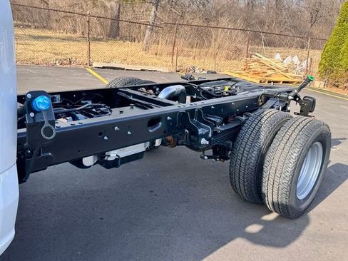 New 2025 Ford F350 XL w/ XL Chrome Package image 9