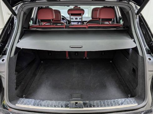 Used 2023 Porsche Cayenne Platinum Edition image 22