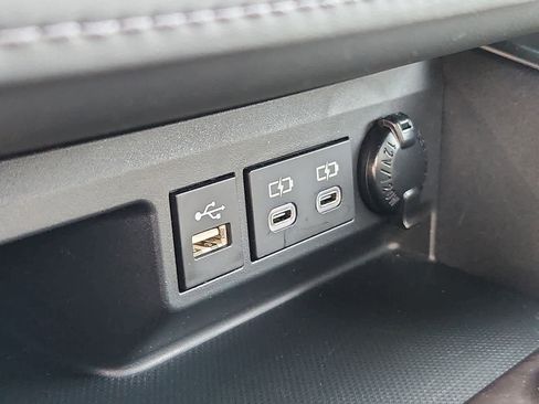 Used 2023 Toyota Highlander Platinum image 27