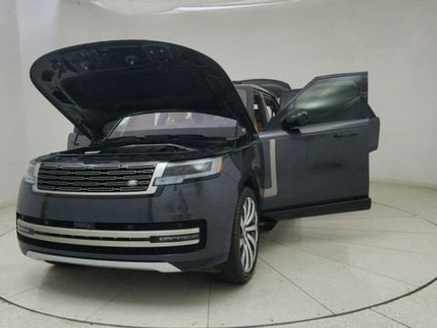 Used 2023 Land Rover Range Rover Long Wheelbase SE image 76