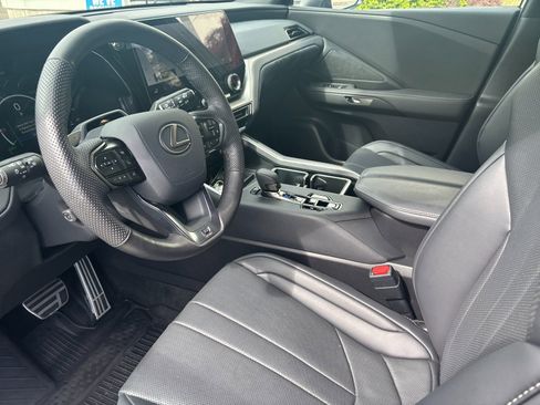 Used 2026 Lexus TX 500h AWD w/ Technology Package image 11