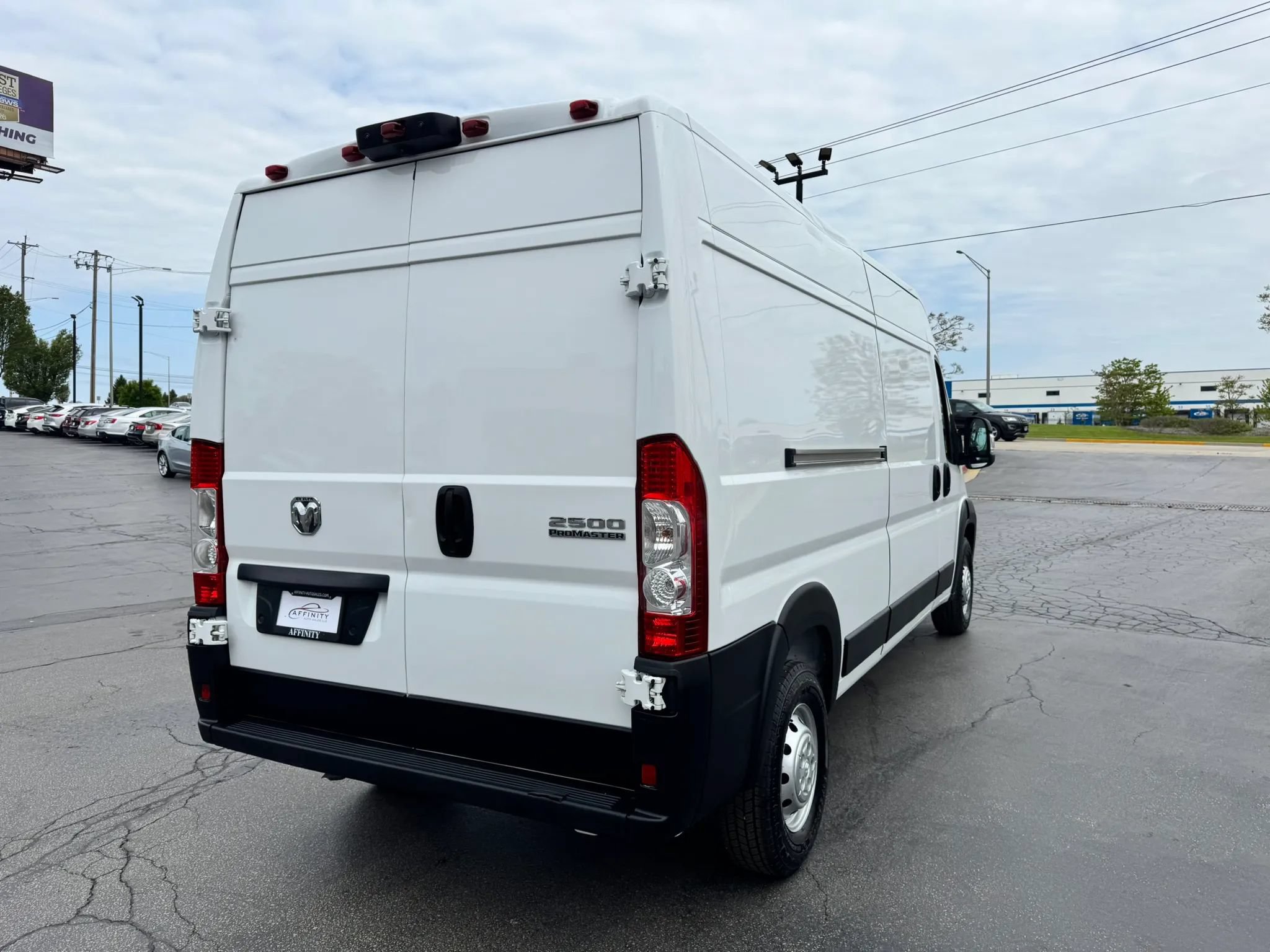Used 2024 RAM ProMaster 2500 w/ Convenience Group FWD image 5