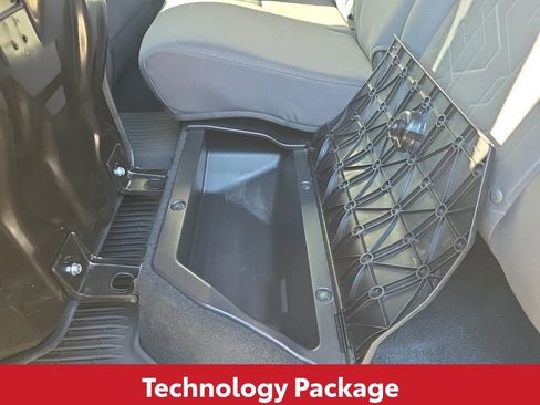 Used 2019 Toyota Tacoma TRD Off-Road w/ Technology Package image 15