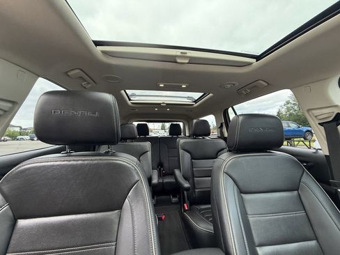 Used 2022 GMC Acadia Denali w/ Denali Ultimate Package AWD/4WD image 27