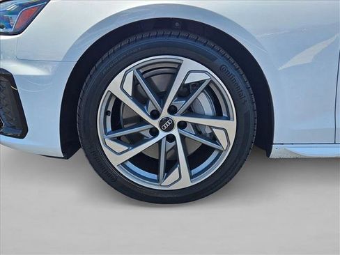 Used 2025 Audi A4 2.0T Premium w/ Convenience Package image 22