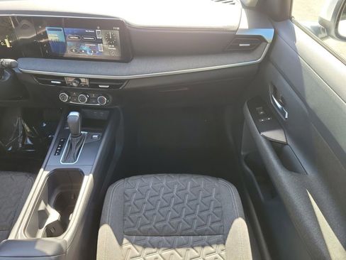 Certified 2025 Nissan Kicks SV image 20