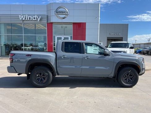 Used 2025 Nissan Frontier PRO-4X image 8