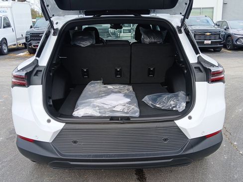 New 2026 Chevrolet Equinox EV LT image 21