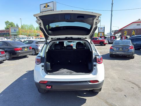 Used 2020 Jeep Compass Trailhawk AWD/4WD image 17