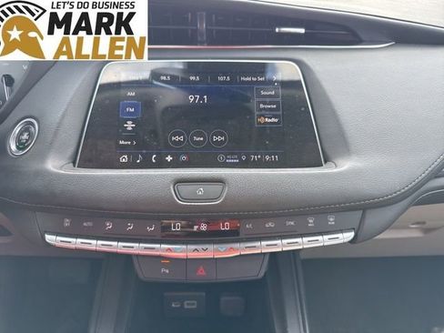 Used 2023 Cadillac XT4 Luxury FWD image 9