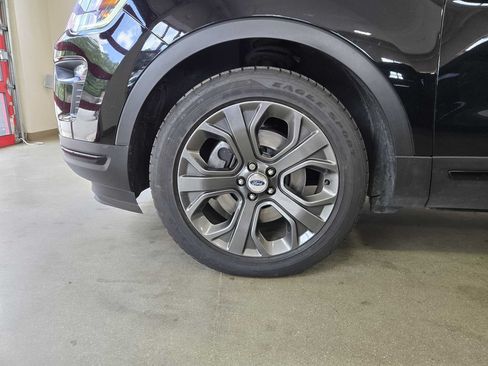 Used 2018 Ford Explorer Sport w/ Equipment Group 401A AWD/4WD image 38