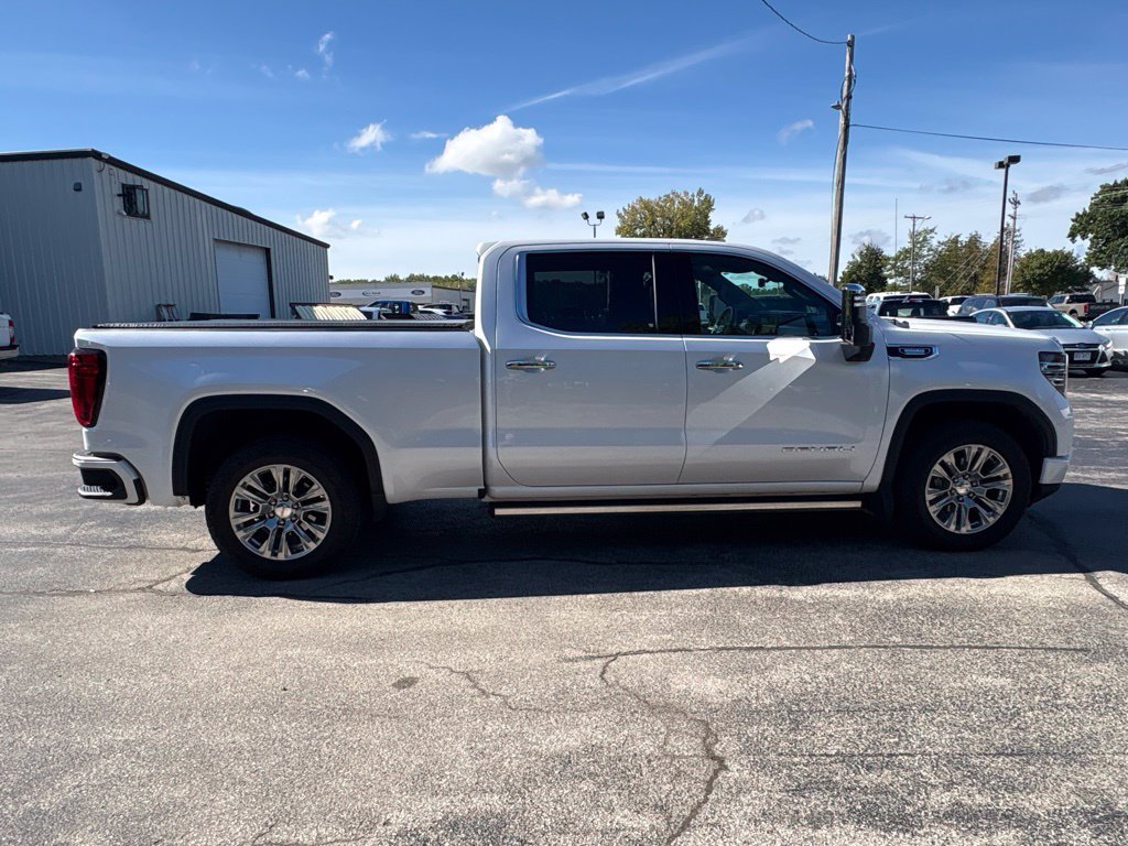 Used 2024 GMC Sierra 1500 Denali w/ Technology Package AWD/4WD image 5