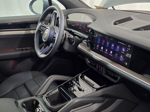 New 2026 Porsche Cayenne AWD/4WD image 30