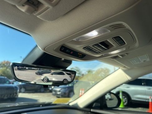 Used 2021 Buick Envision Avenir w/ Technology Package II image 14