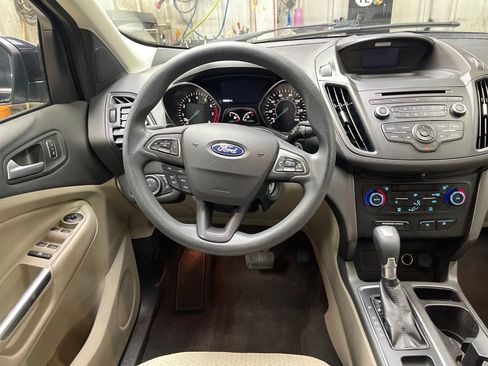 Used 2017 Ford Escape SE image 21