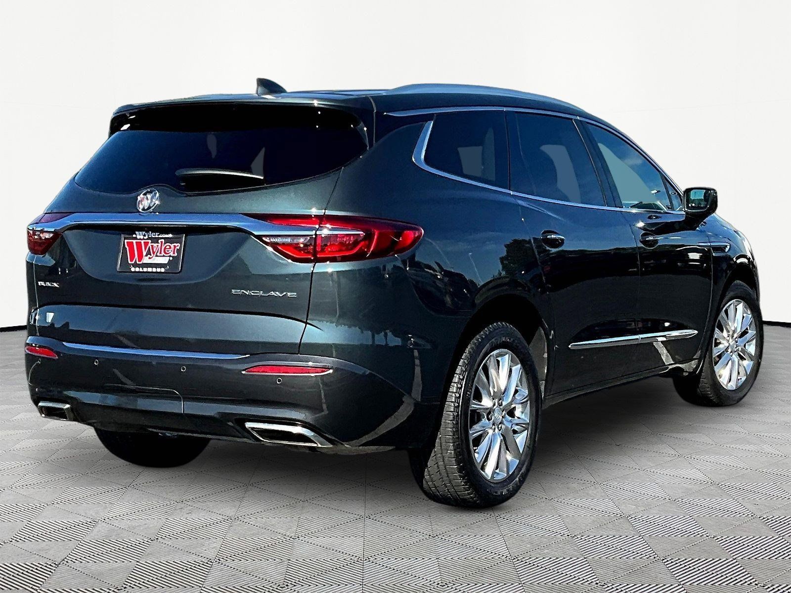 Used 2018 Buick Enclave Premium w/ Experience Buick Package FWD image 6