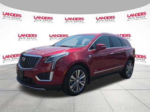 Used 2020 Cadillac XT5 Premium Luxury w/ LPO, Floor Liner Package AWD/4WD image 7