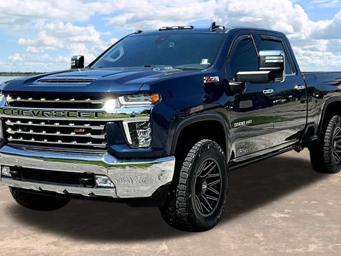 Used 2023 Chevrolet Silverado 3500 LTZ AWD/4WD image 4