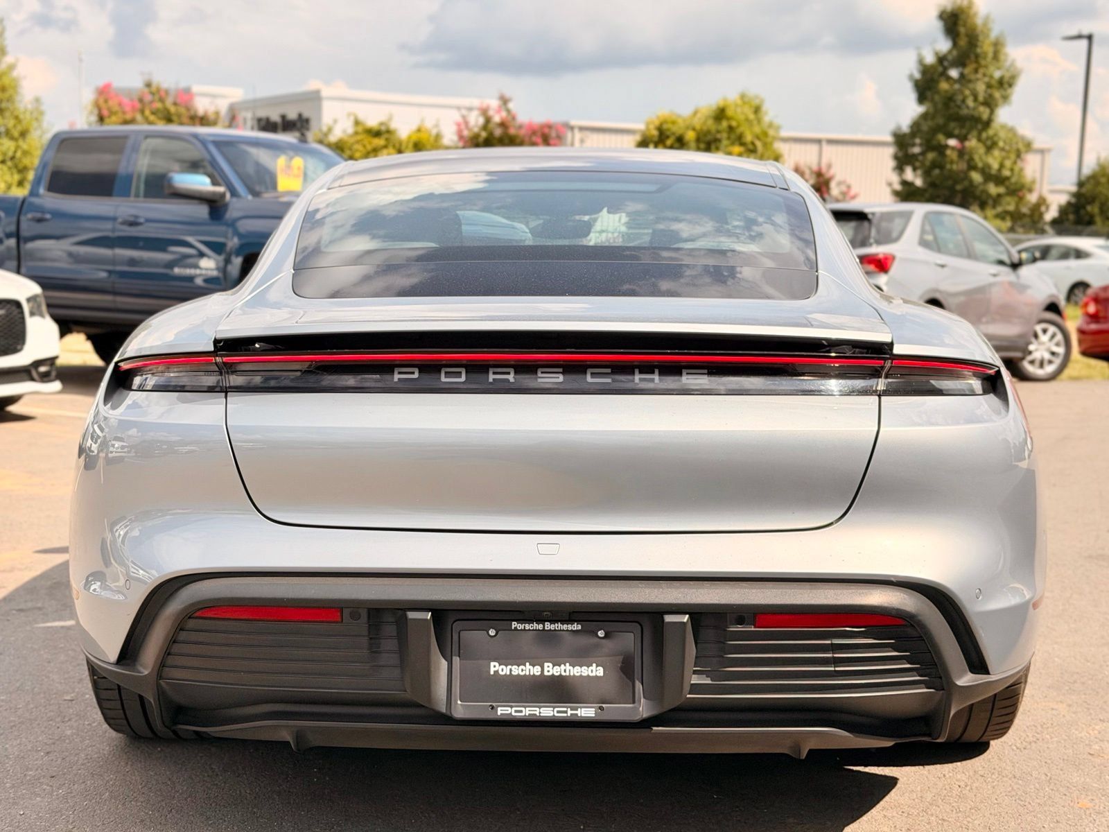 Used 2020 Porsche Taycan 4S w/ Premium Package AWD/4WD image 15