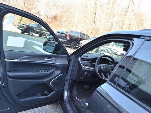 New 2025 Jeep Grand Cherokee Limited w/ Black Appearance Package image 11