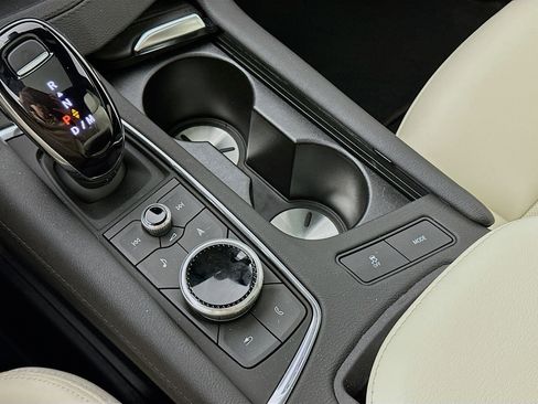 Used 2025 Cadillac XT5 Sportv w/ Technology Package image 21