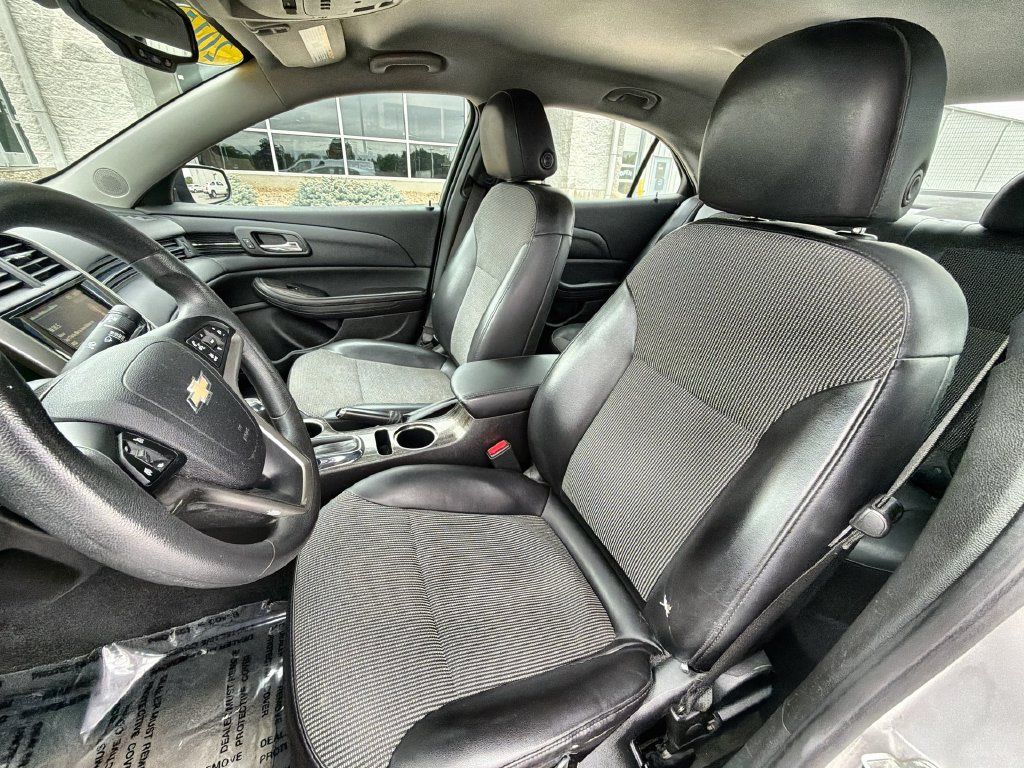 Used 2015 Chevrolet Malibu LT w/ Power Convenience Package FWD image 13
