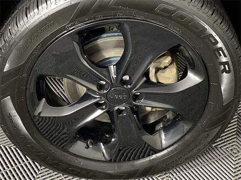 Used 2020 Jeep Compass Latitude image 28