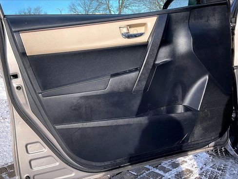 Used 2014 Toyota Corolla LE image 22