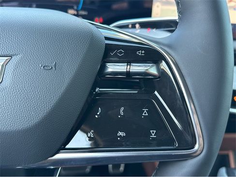 New 2026 Cadillac Optiq Luxury 2 image 29
