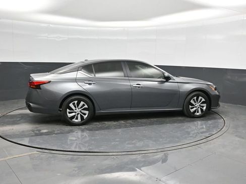 Used 2025 Nissan Altima 2.5 S image 4