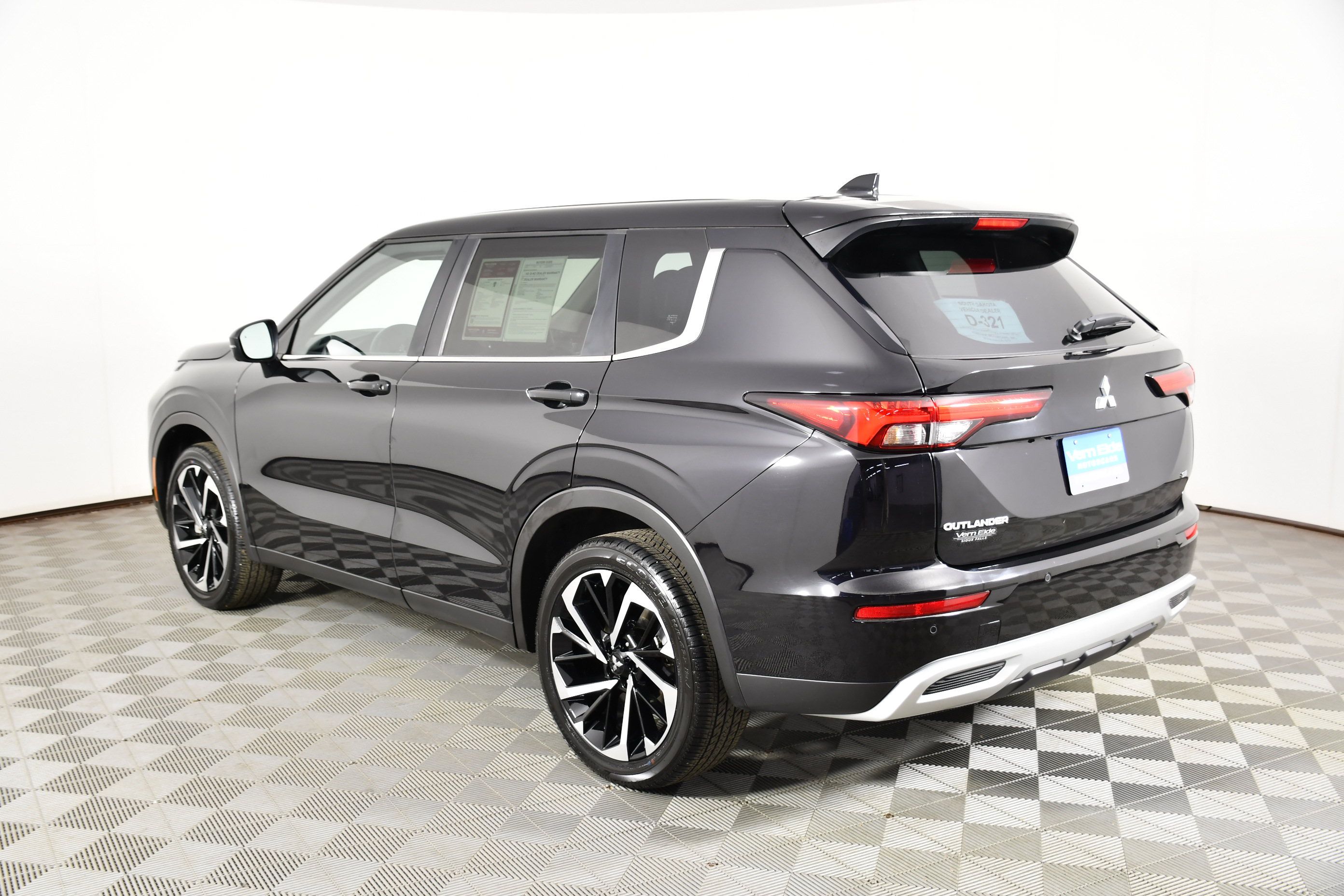 Used 2024 Mitsubishi Outlander SE AWD/4WD image 8