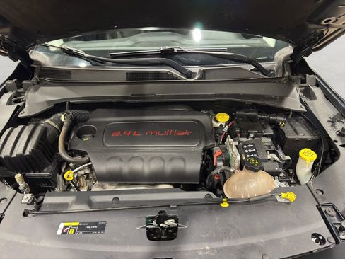 Used 2018 Jeep Compass Limited image 28