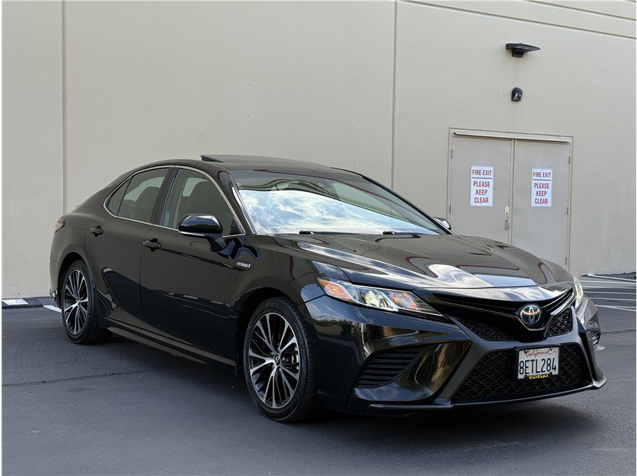 Used 2018 Toyota Camry SE w/ Audio Package FWD image 3