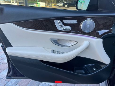 Used 2019 Mercedes-Benz E 300 image 26