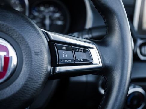 Used 2017 FIAT 124 Spider Lusso image 76