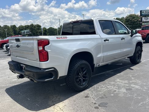 Used 2021 Chevrolet Silverado 1500 LT Trail Boss w/ Convenience Package II AWD/4WD image 8
