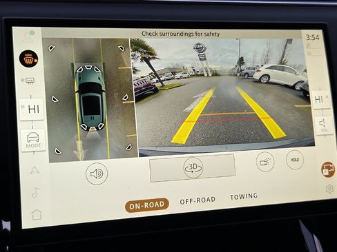 Used 2025 Land Rover Range Rover Sport SE image 26