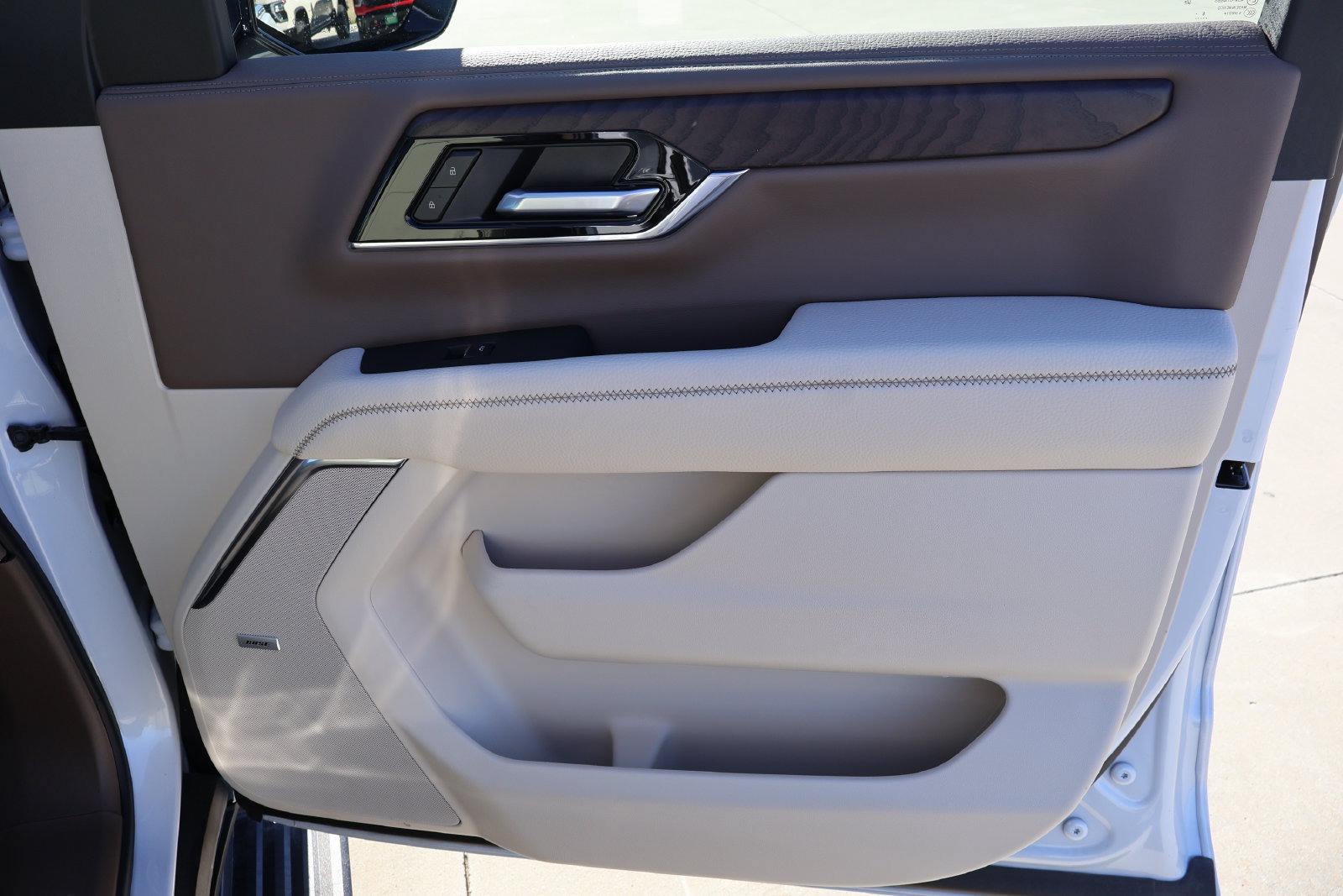 New 2026 GMC Yukon Denali w/ Sun & Power Step Package AWD/4WD image 13